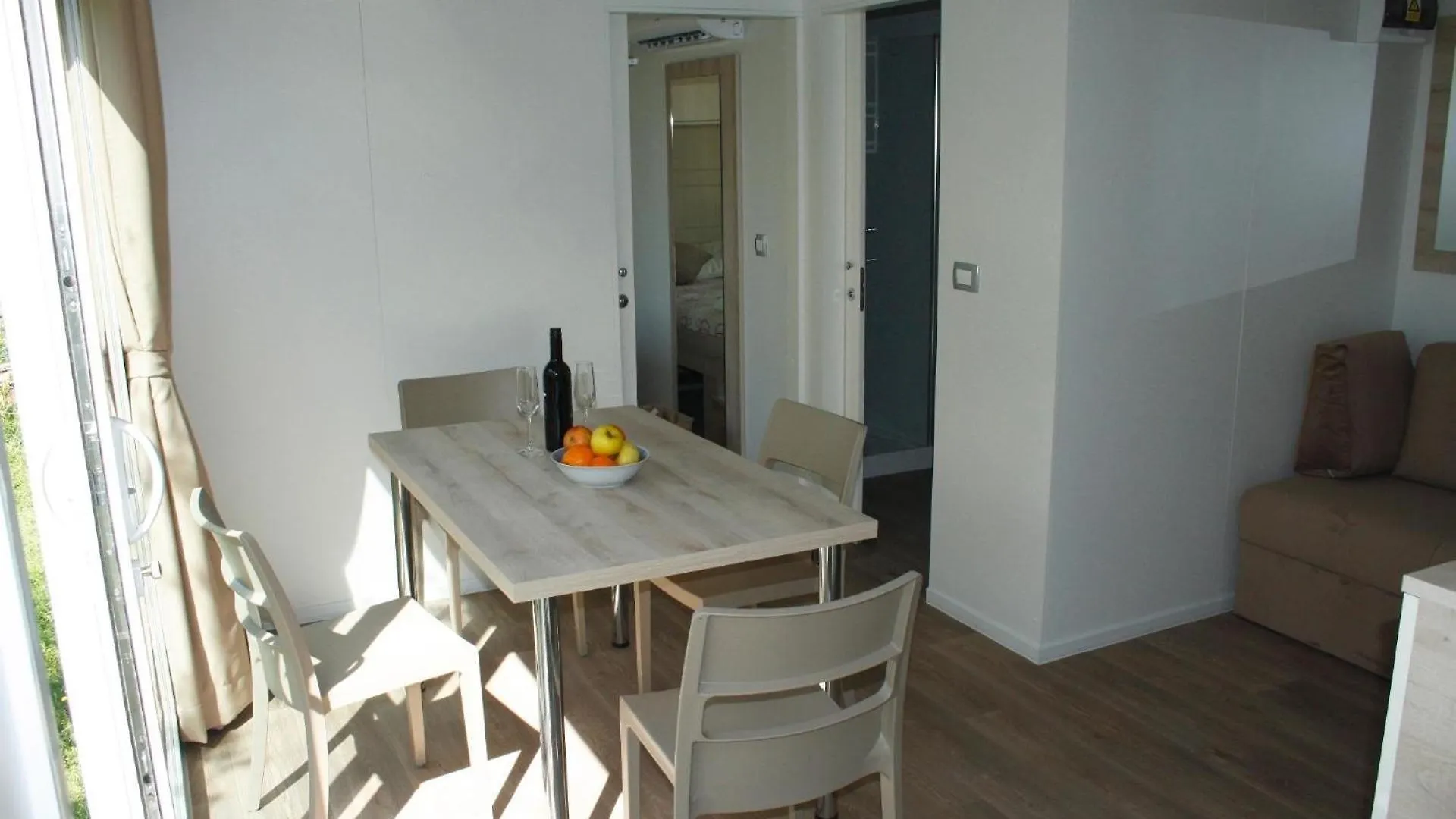 Mobilheime Queen Campagna 42 Klenovica Apartment
